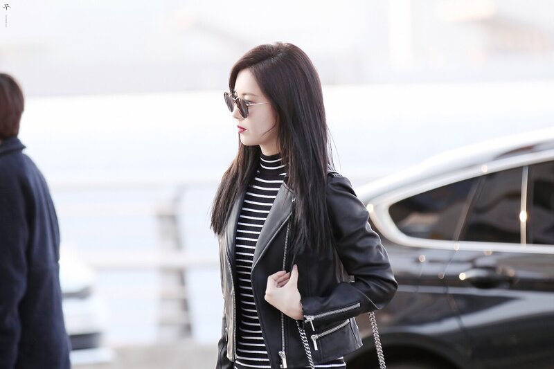170401-170402 Girls' Generation Seohyun at Incheon Airport documents 9