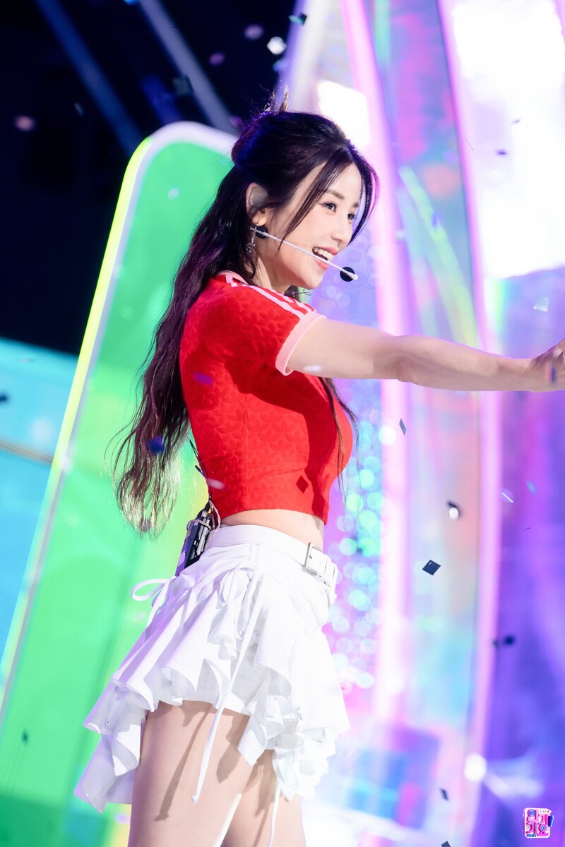 230409 Apink - 'D N D' at Inkigayo documents 1