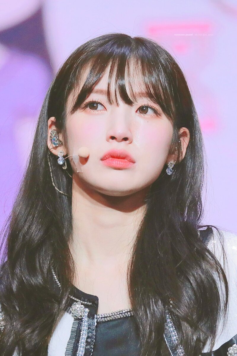 220430 Oh My Girl's Arin at 7th Anniversary Fanmeeting documents 18