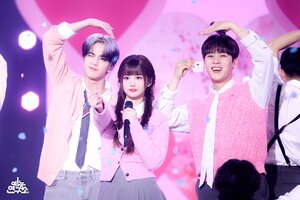 231111 MC Sullyoon, Younghoon and Jungha - "Love Lee" Special Stage at Music Core