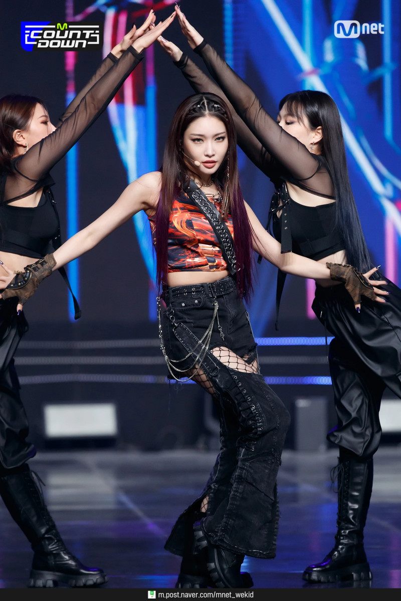 210225 Chungha - 'Bicycle' at M Countdown documents 5
