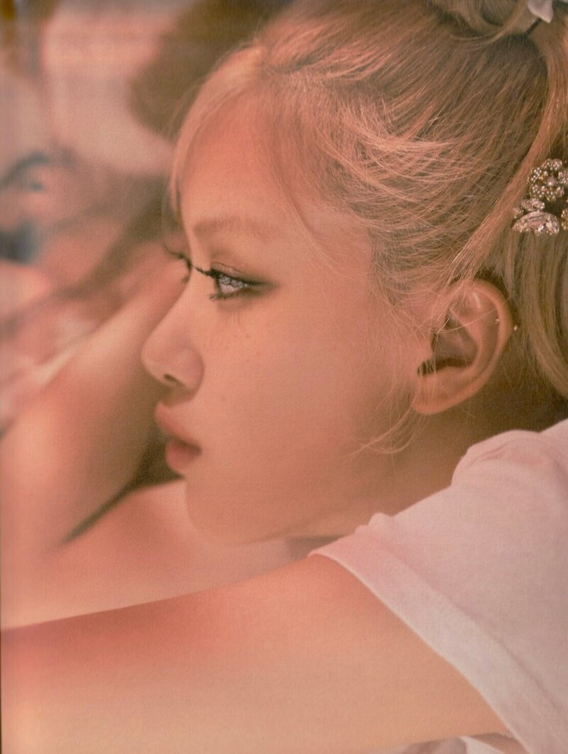 BLACKPINK Rosé - Season’s Greetings 2024: 'From HANK & ROSÉ To You' (Scans) documents 30