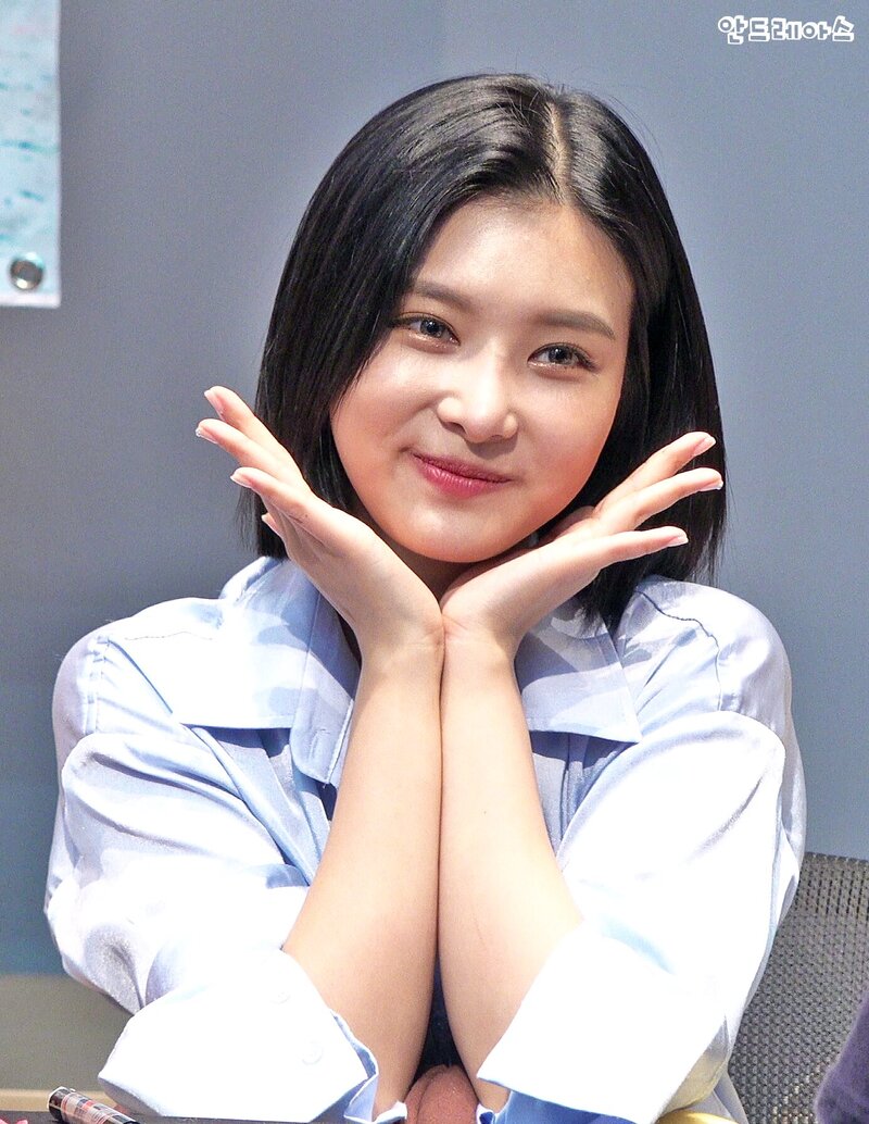 180831 DIA Jenny Fansign Event documents 1