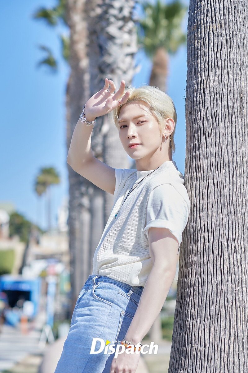 March 4, 2022 YEOSANG- 'ATEEZ IN LA' Photoshoot by DISPATCH documents 5