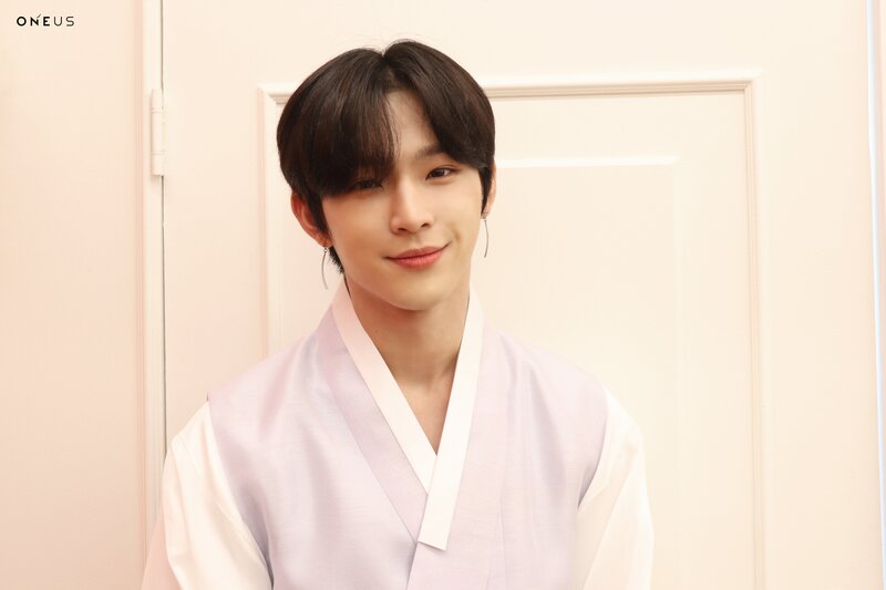 [ONEUS MAGAZINE] EP.62 TO MOON, have a holiday full of happiness💛 documents 9