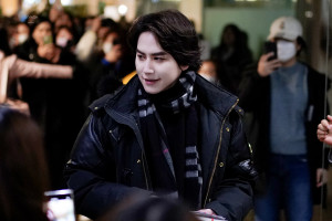 200218 Kyuhyun after Musical (The Man Who Laughs)