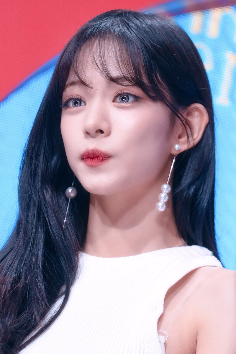 220703 fromis_9 Chaeyoung - 'Stay This Way' at Inkigayo documents 9