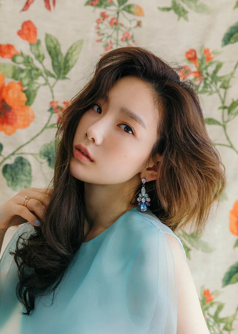 Taeyeon_My_Voice_concept_photo_(12).png