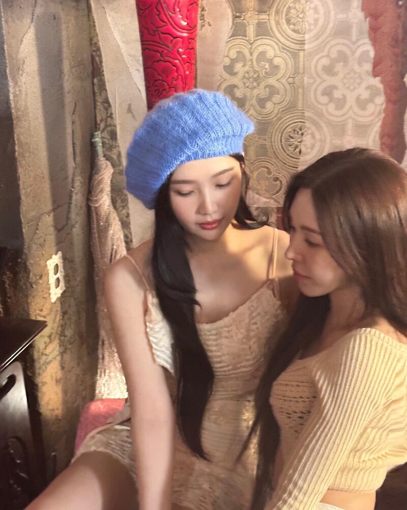 231202 Red Velvet Joy Instagram Update documents 3