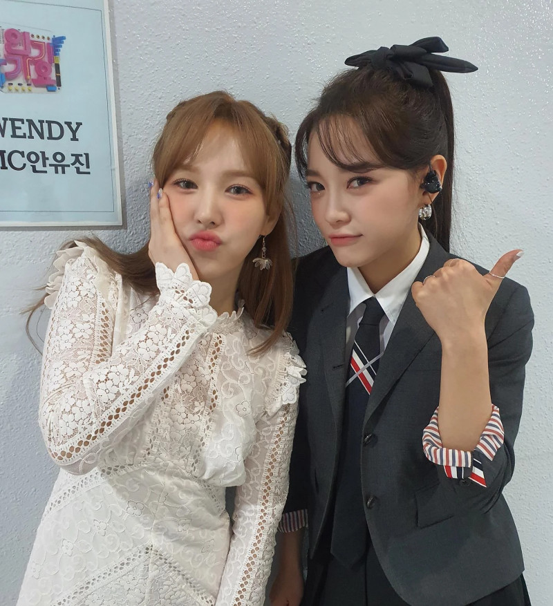 210411 Sejeong Instagram Update with Wendy documents 2