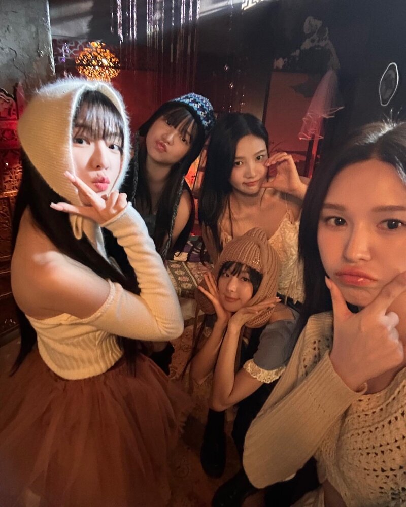 231203 Red Velvet Joy Instagram Update documents 3