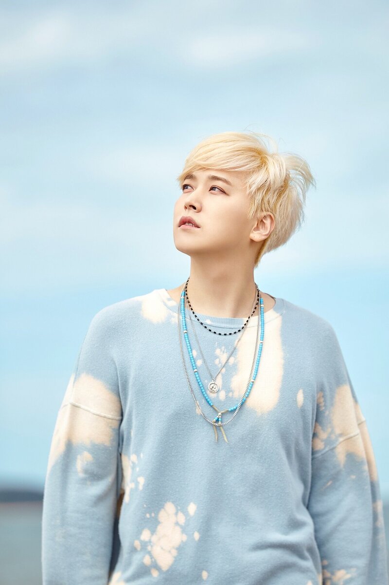 210908 SMTOWN Naver Update - Sungmin 'Goodnight, Summer' M/V Behind documents 11