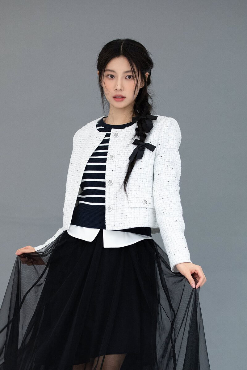 230114 8D Naver Post - Kang Hyewon - Roem 2023 Pre-Spring Campaign Behind documents 21