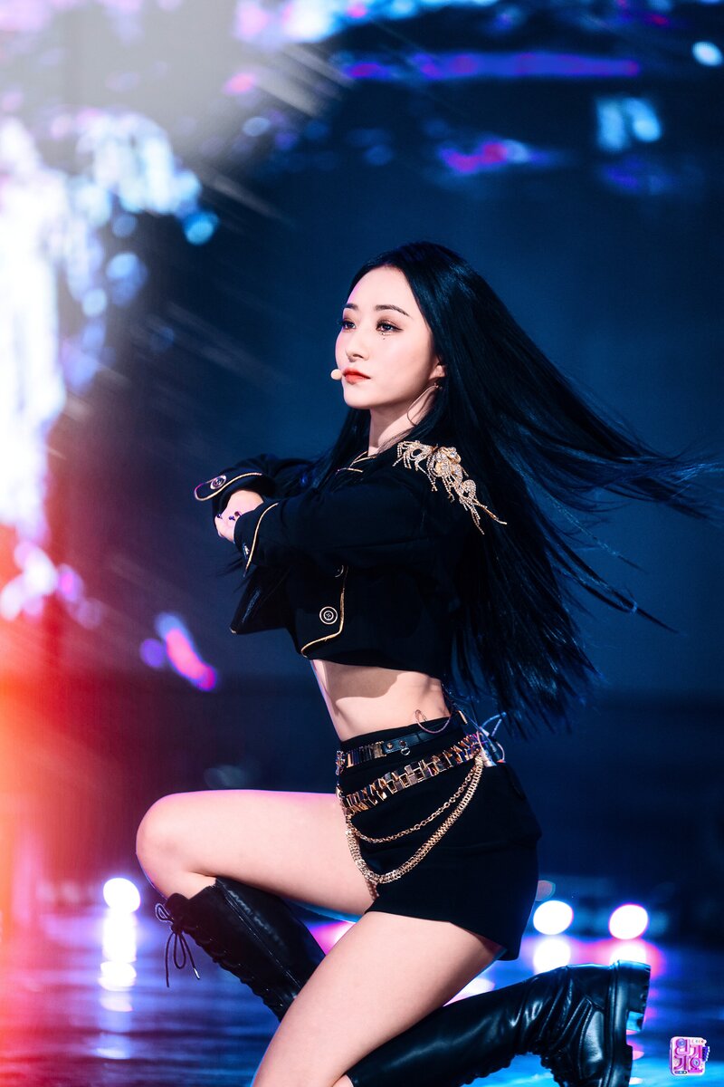 221006 Dreamcatcher SuA - 'VISION' at Inkigayo documents 7