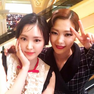170512 __gamzza Instagram Update with Naeun