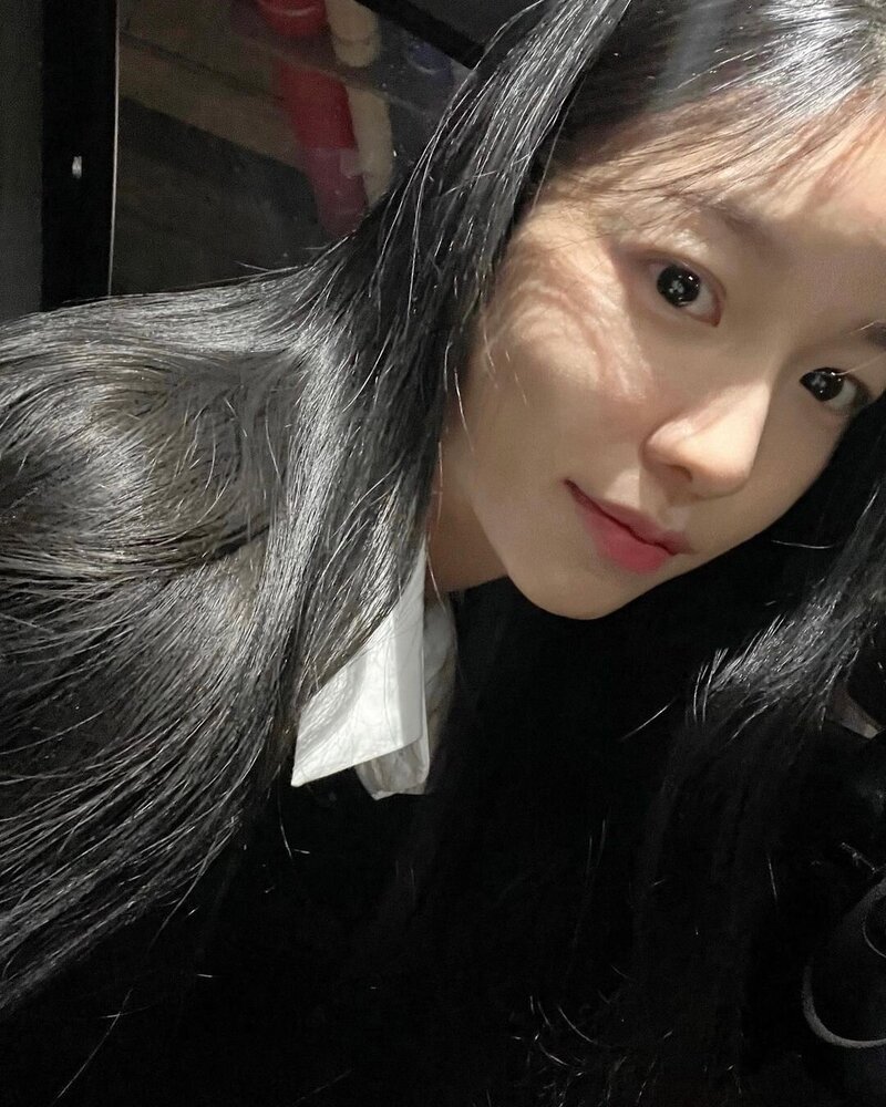 230310 - Hyeonju Instagram Update documents 1