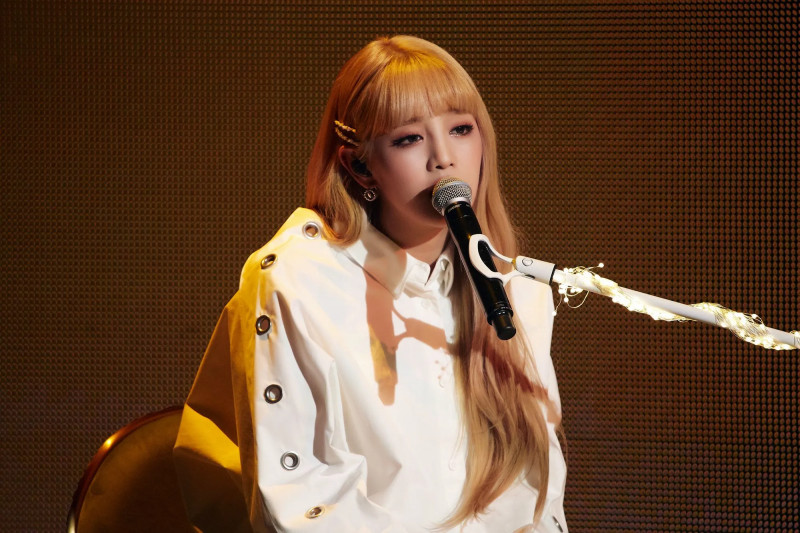 GI-DLE-ONLINE-CONCERT_Solo_MINNIE_.jpg