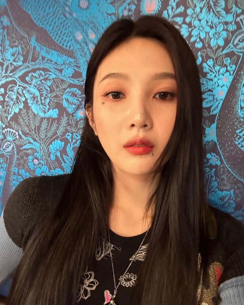 231205 Red Velvet Joy Instagram Update with Wendy documents 13