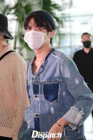 220529 BTS J-Hope at Incheon International Airport Departing for the United States to Attend the White House Invitation