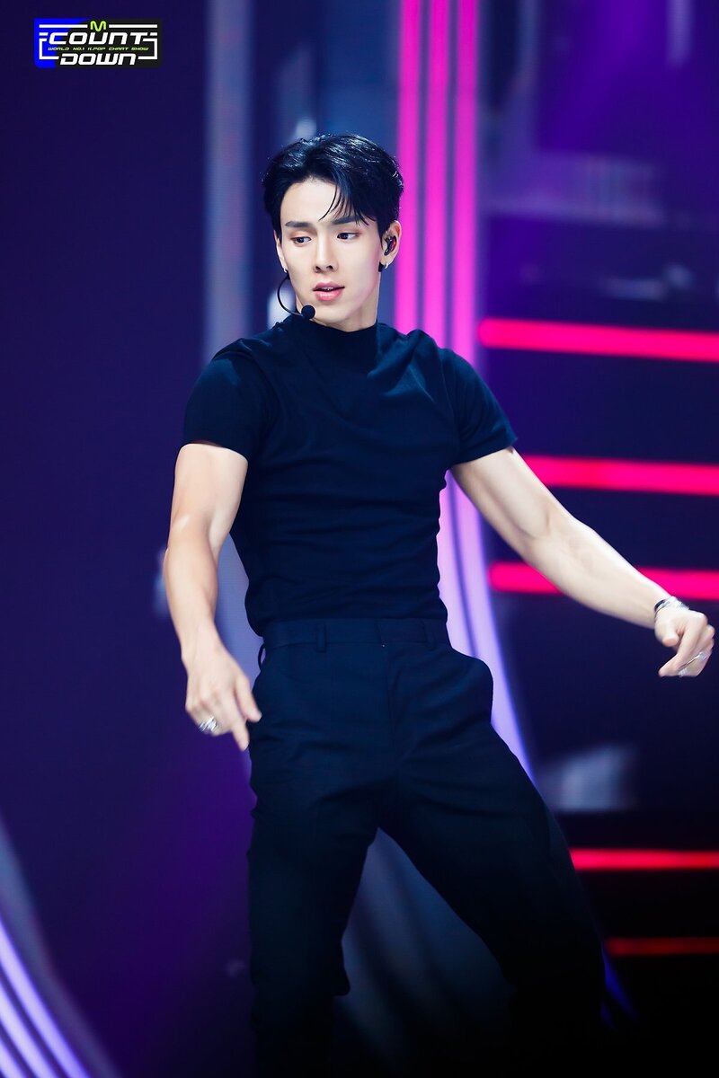 230803 SHOWNU X HYUNGWON - 'Love Me A Little' at M COUNTDOWN documents 18
