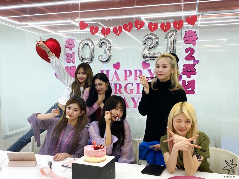 210323 Yuehue Naver Post - EVERGLOW 2nd Anniversary documents 20