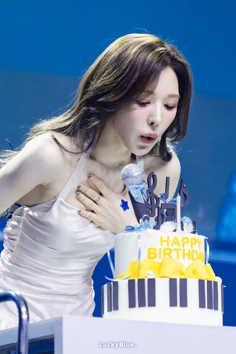 240229 Red Velvet Wendy - B-Day Party ‘Happy Wendy Day’ documents 10