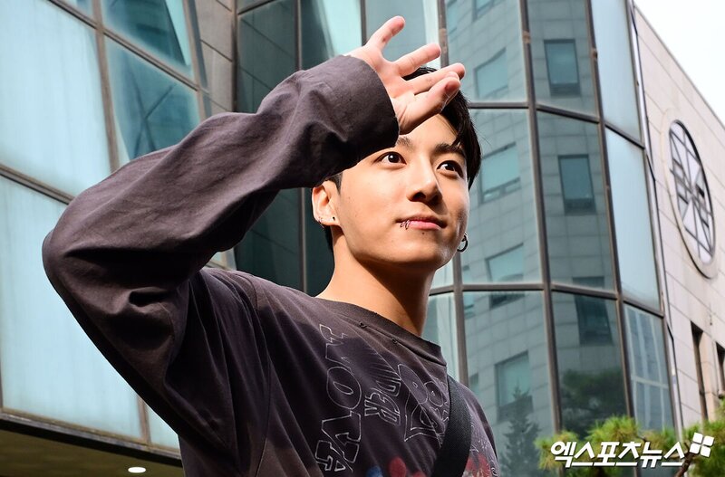 231013 BTS Jungkook - Music Bank Rehearsals documents 7