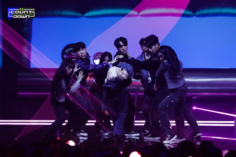 230330 BTS Jimin - 'Like Crazy' at M COUNTDOWN documents 8