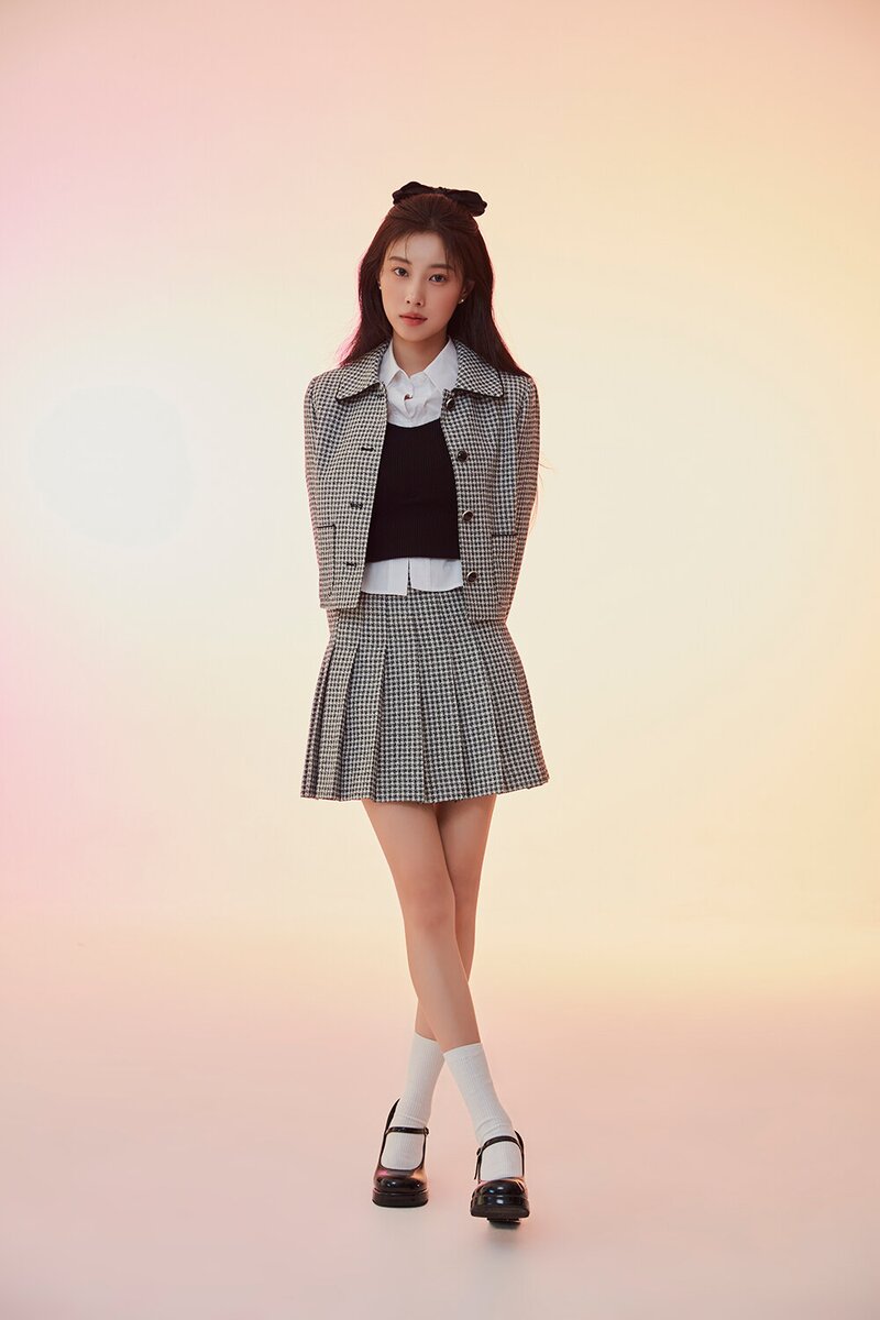 Kang Hyewon for Roem 2023 Fall Collection 'Fill Your Romance' documents 16