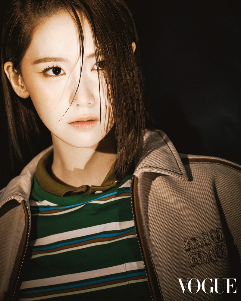 YOONA for VOGUE Hong Kong February 2024 Issue documents 8
