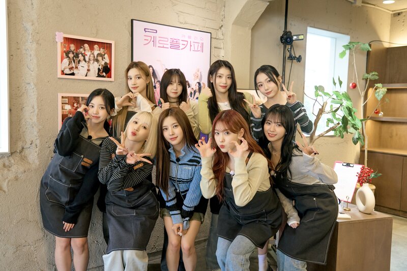240419 WAKEONE Naver Post - Kep1er - 'Kep1er’s Croffle Cafe' Behind documents 1