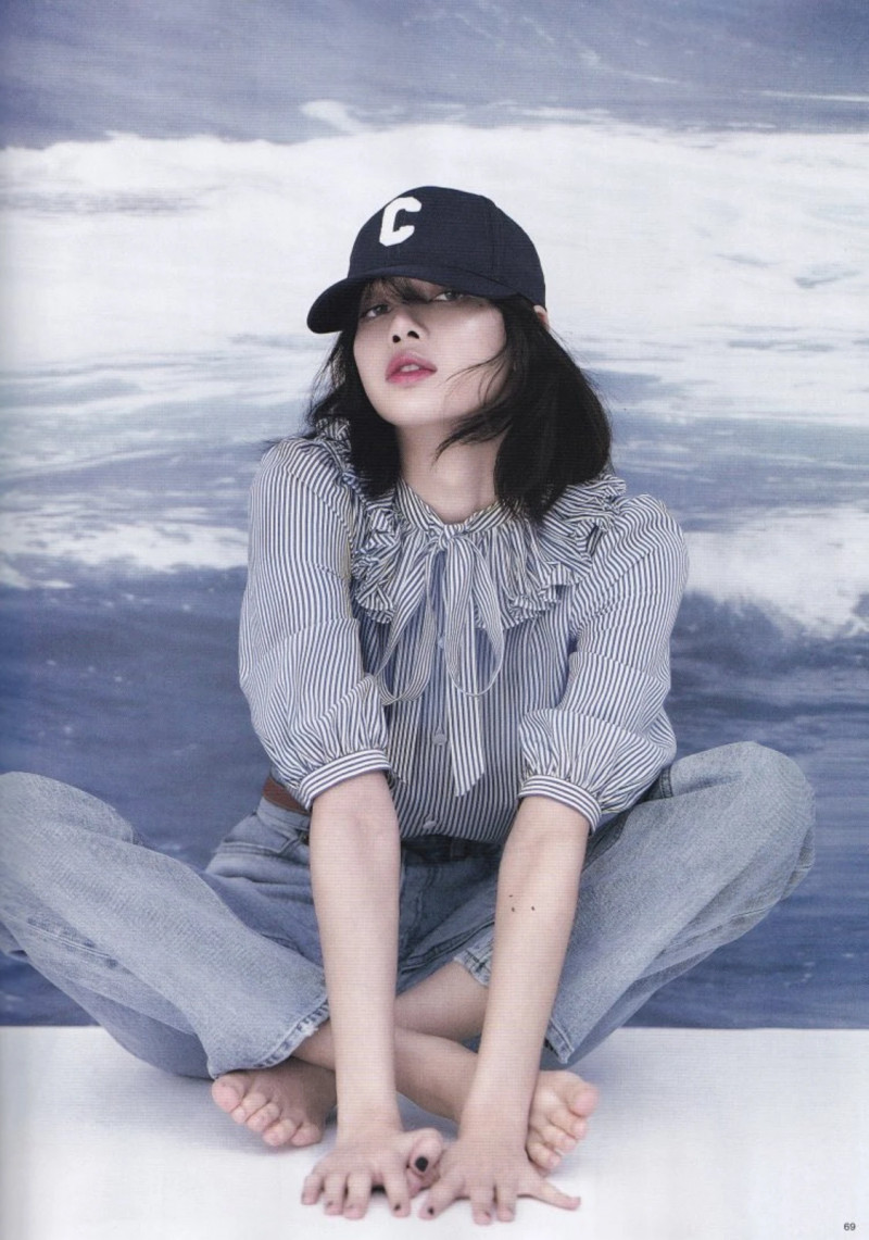LISA - Harper's BAZAAR China - April 2021 Issue [SCANS] documents 8