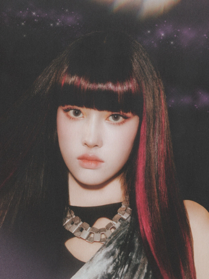 STAYC - 'Star To A Young Culture' Album [SCANS] documents 18