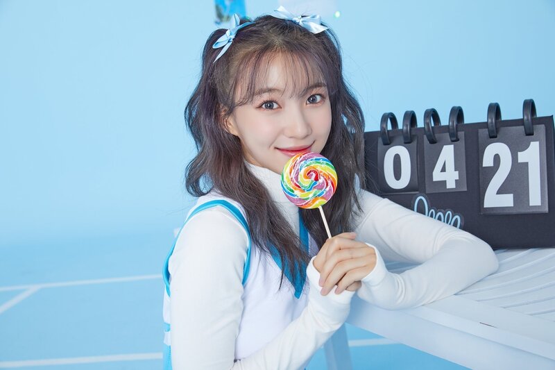 OH MY GIRL - Cute Concept 'Blizzard Blue' - Photoshoot by Universe documents 11