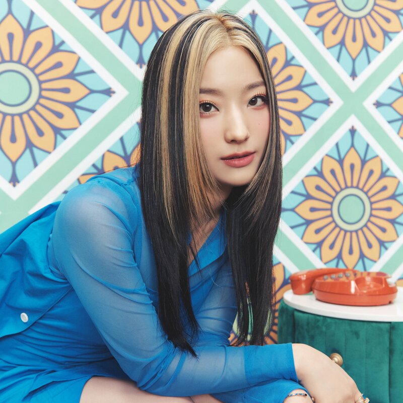fromis_9 - 'Talk & Talk' Concept Teasers documents 8