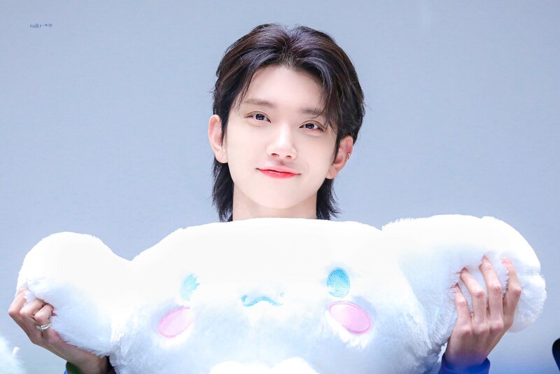 230507 SEVENTEEN Joshua at Music Plant Fansign Event documents 6