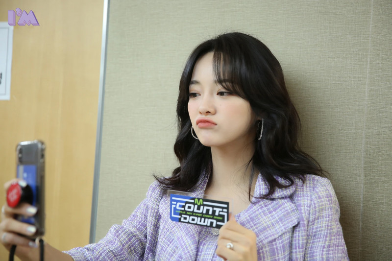 210430 Jellyfish Naver Post - Sejeong 'Warning' Music Show Behind documents 6