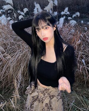 221118 - Ji Young Instagram Update