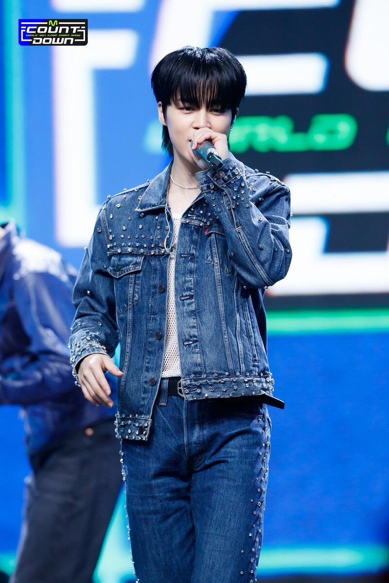230330 BTS Jimin - 'Like Crazy' at M COUNTDOWN documents 11