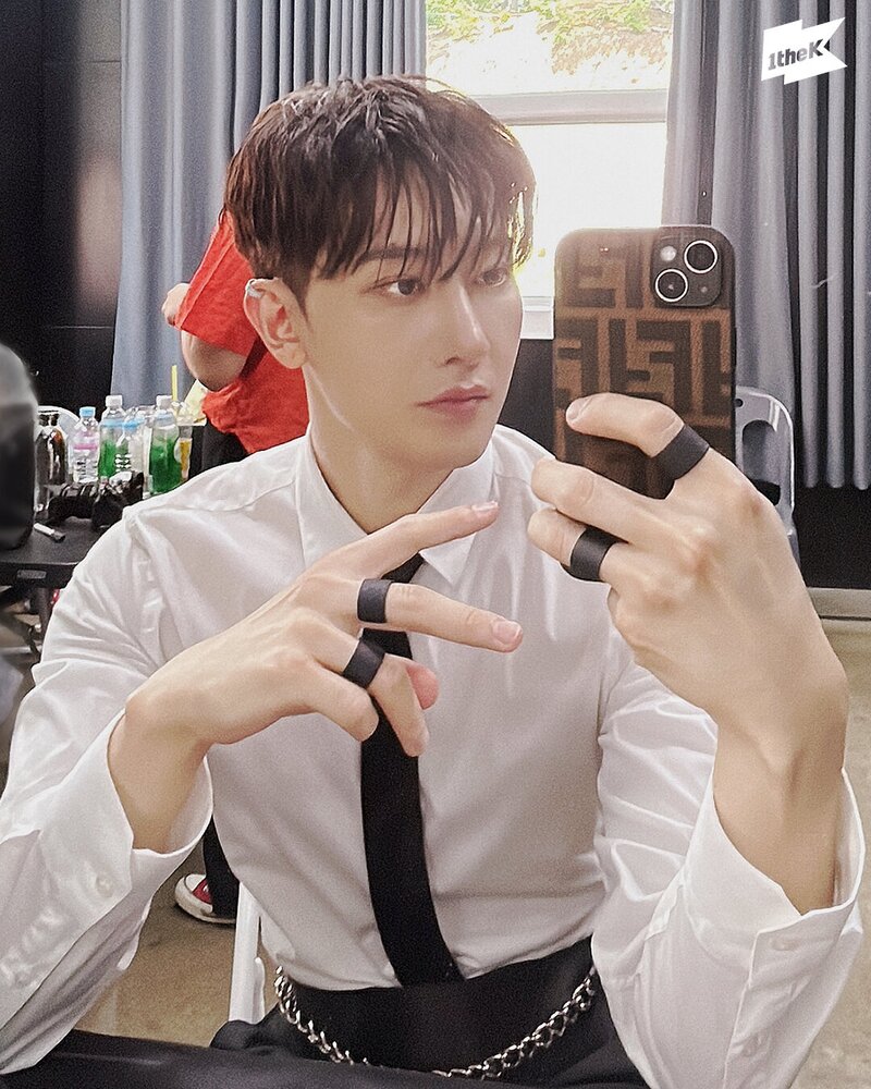 230611 1TheK Twitter update with Zhoumi documents 2