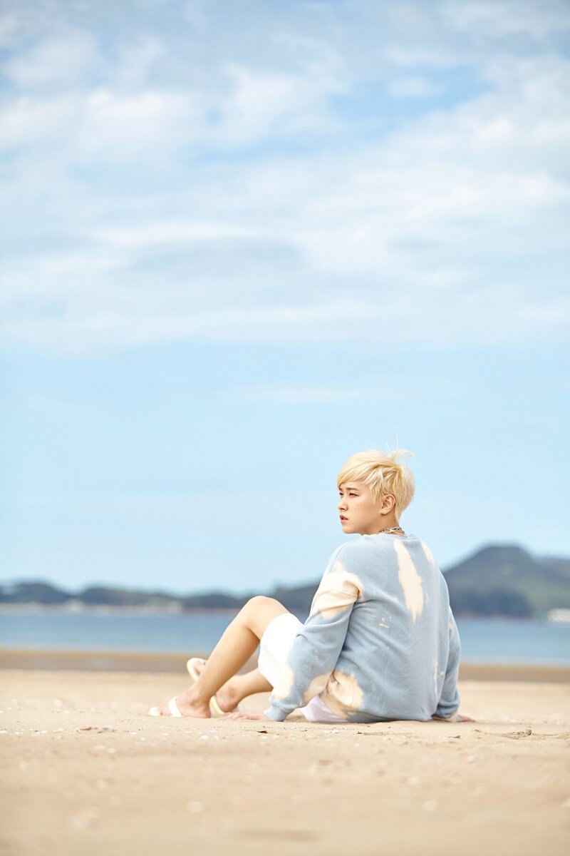 210908 SMTOWN Naver Update - Sungmin 'Goodnight, Summer' M/V Behind documents 10