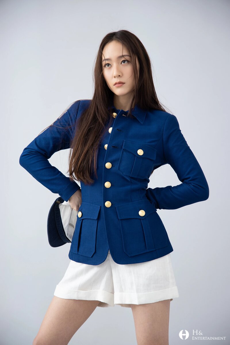 210402 H&D Naver Post - Krystal's Marie Claire Photoshoot Behind documents 9