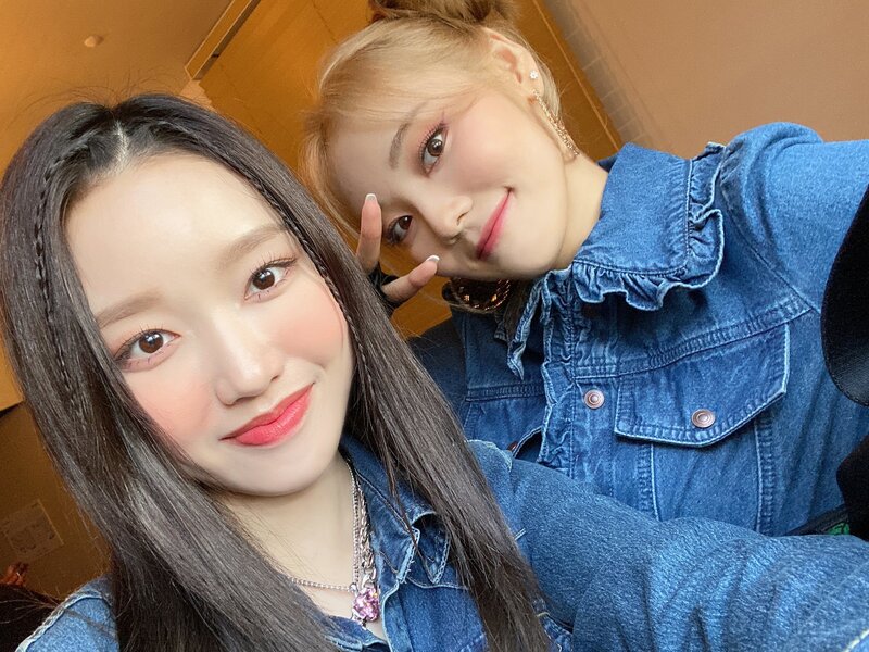 220122 LOONA Twitter Update - Gowon ft. Jinsoul documents 1
