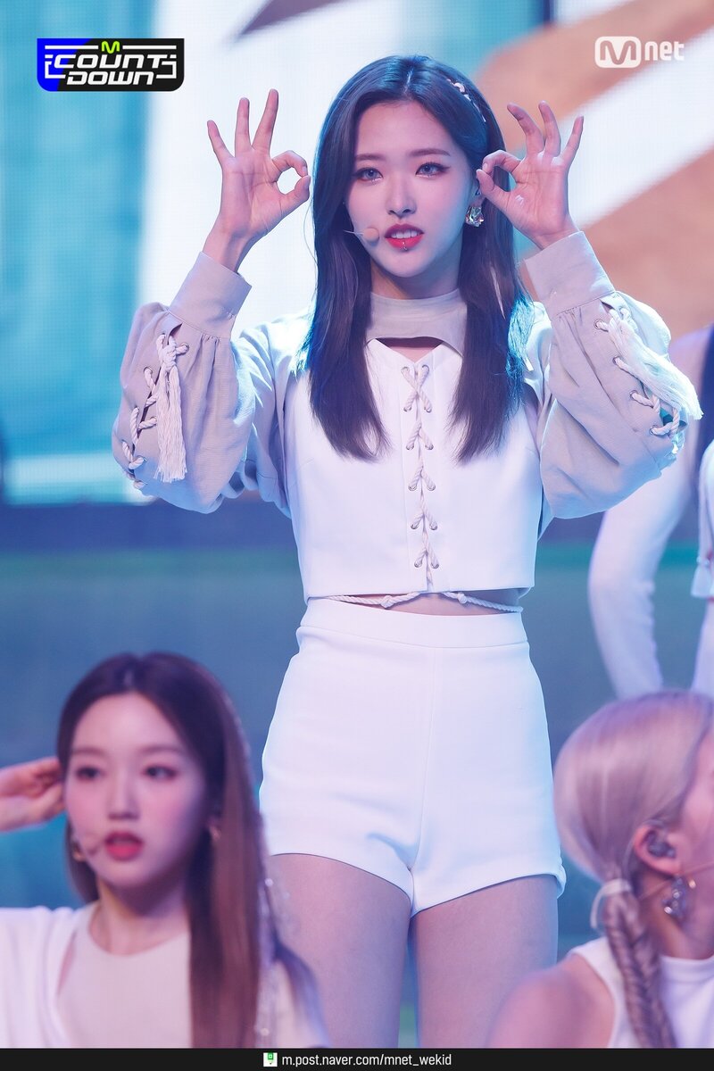 210701 LOONA - PTT (Paint The Town) at M Countdown documents 17