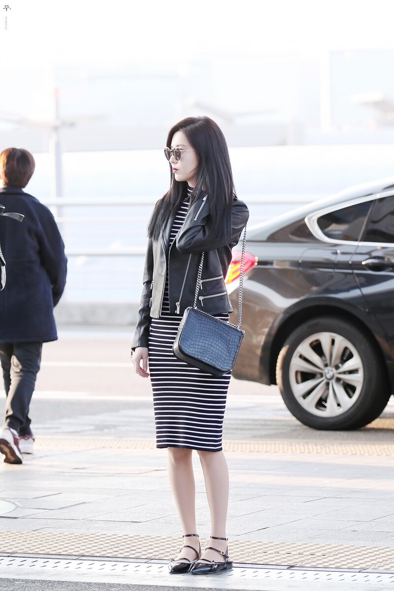 170401-170402 Girls' Generation Seohyun at Incheon Airport documents 10