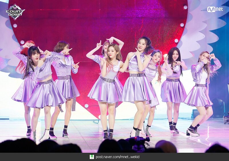 181018 fromis_9 - 'LOVE BOMB' at M COUNTDOWN documents 5