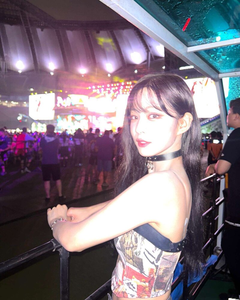 230912 Chaeyoung Instagram Update documents 4
