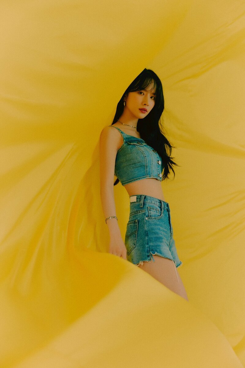 WJSN Seola for Universe's 'Feel the Breeze' Photoshoot 2022 documents 7