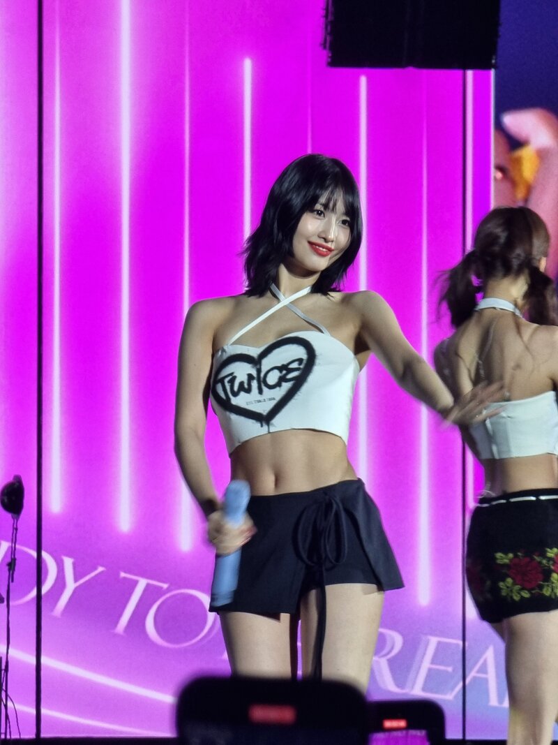 231104 TWICE Momo - ‘READY TO BE’ World Tour in Melbourne documents 2