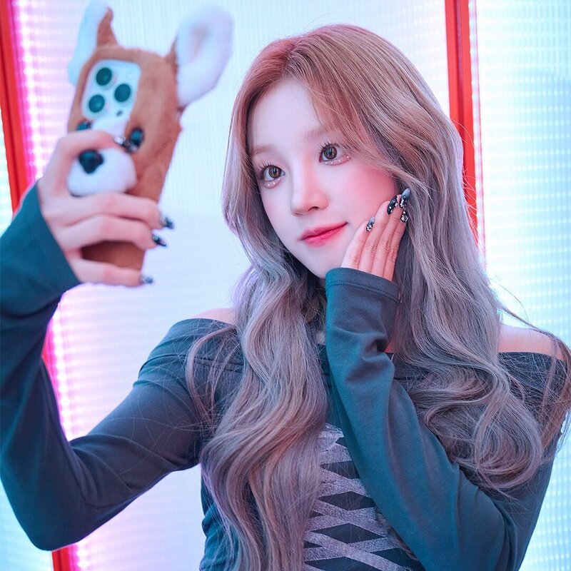 240208 - See Ik Instagram Update with (G)I-DLE documents 4